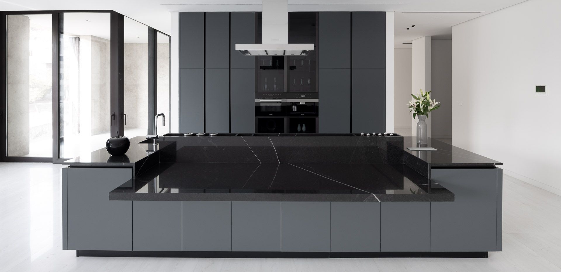 Modern Kitchen Hadi Teherani