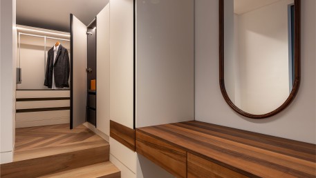 Closet_Villa_1.jpg